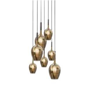 Darc — Applique murale composée de plusieurs ampoules dorées suspendues par des fils métalliques transparents sur fond noir, créant un effet élégant e