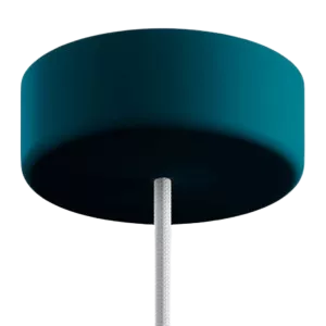 Darc — Un porte-bouteille en forme ovale de couleur bleu profond avec un pied blanc fin et une bordure dentelée sur le dessus, posé sur une surface cl