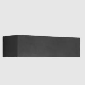 Darc — Boîtier rectangulaire de couleur noire mate, aux angles légèrement arrondis et à la surface lisse, posé sur un fond blanc.