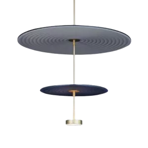 Darc — Deux disques circulaires superposés suspendus par une tige métallique, créant un effet d'ondulations lumineuses au centre de chaque disque, sur