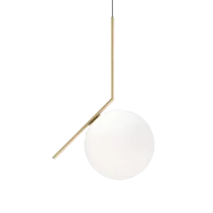 Darc — Applique murale suspendue composée d’un abat-jour blanc en forme de cercle pixelisé relié à une tige en bois clair sur fond noir.