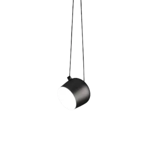 Darc — Applique murale suspendue en métal avec une base carrée chromée et un cylindre noir central, fixée par des montants métalliques sur fond noir.