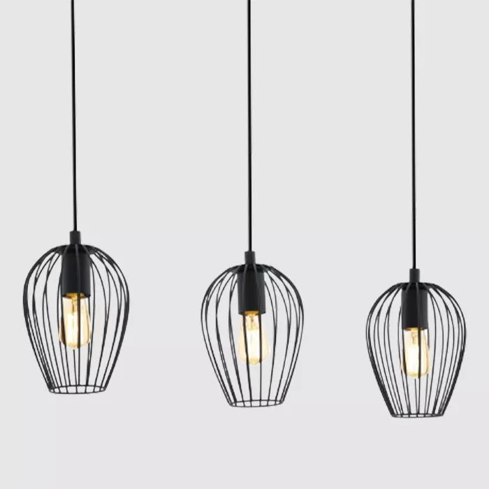 Darc — Trois suspensions lumineuses en métal noir suspendues en ligne, chacune composée d’une structure ajourée en forme de larme et d’une ampoule Edi