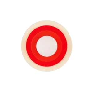 Darc — Bouton circulaire rouge et blanc pixelisé, entouré d'un cadre légèrement plus clair, évoquant un style rétro des années 80, avec une texture vi