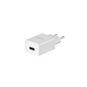 Darc — Un adaptateur USB-C blanc, compact et ergonomique, avec un connecteur mâle plat et un câble fin en extension, posé sur un fond noir.