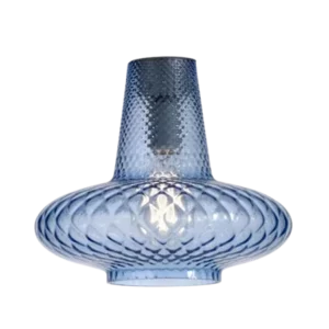 Darc — Un luminaire bleu transparent en forme de cloche avec des effets de lumière ondulés et une base large, évoquant une ambiance moderne et élégant