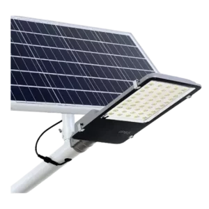 Darc — Un projecteur solaire LED fixé sur un support, éclairé et associé à un panneau solaire noir orienté vers le haut pour capter l'énergie solaire