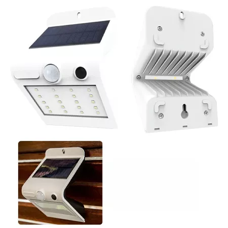 Darc — Image montrant un projecteur solaire blanc design, composé d'un boîtier étanche avec des LED, d'un panneau solaire noir et d'un support inclina