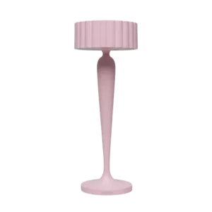 Darc — Applique murale élégante en forme de colonne rose pastel avec abat-jour strié, fixée sur un socle carré, évoquant un style moderne et raffiné.
