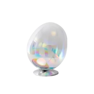 Darc — Une lampe design en forme d'œuf translucide aux reflets irisés, posée sur un socle transparent, créant des jeux de lumière colorés.