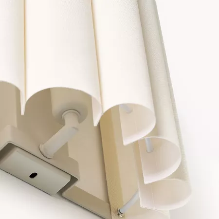 Darc — Applique murale composée de trois bras suspendus en forme de tubes blancs et beige, fixée au mur avec un boîtier de commande intégré