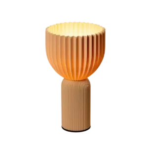 Darc — Lampe design en forme de tambour avec des plis verticaux, éclairée de l'intérieur pour un effet lumineux doux et chaleureux.